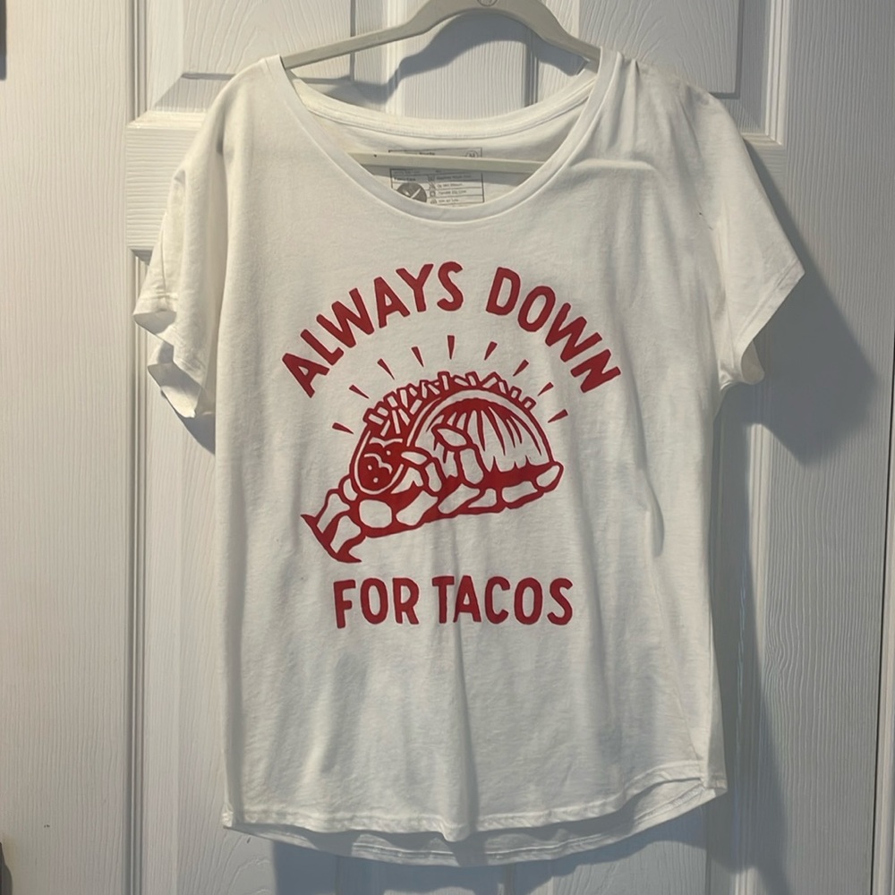 Pyknio Always down for Tacos v-neck tshirt size medium